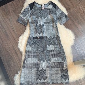 👗BRAND NEW Dress Black & White Pattern with faux leather on shoulder NWT